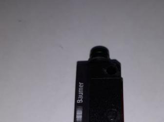 Fotoelektrický přibližovací spínač Baumer s potlačením pozadí FHDK 10G5120 / S35A