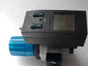 Regulační ventil FESTO LR-D-MINI s tlakovým digitálním spínačem FESTO
