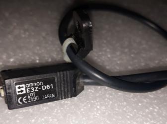 E3Z-D61 OMRON fotoelektrický snímač